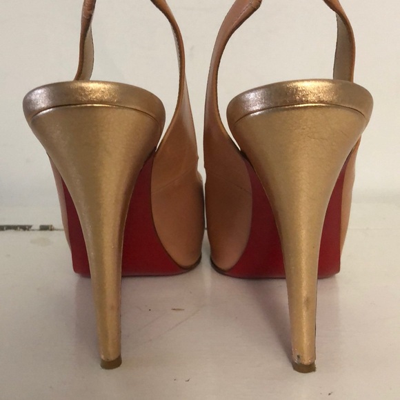Christian Louboutin Nude/Gold Leather Peep Toe - Picture 2 of 7